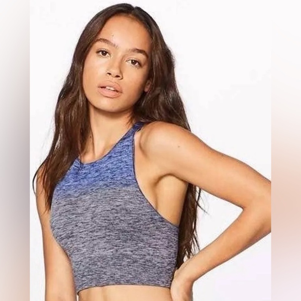 Lululemon women’s Balance and Resist Cropped Tank. Size